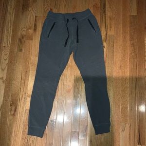 ALO Yoga - Moto Sweats - Size M